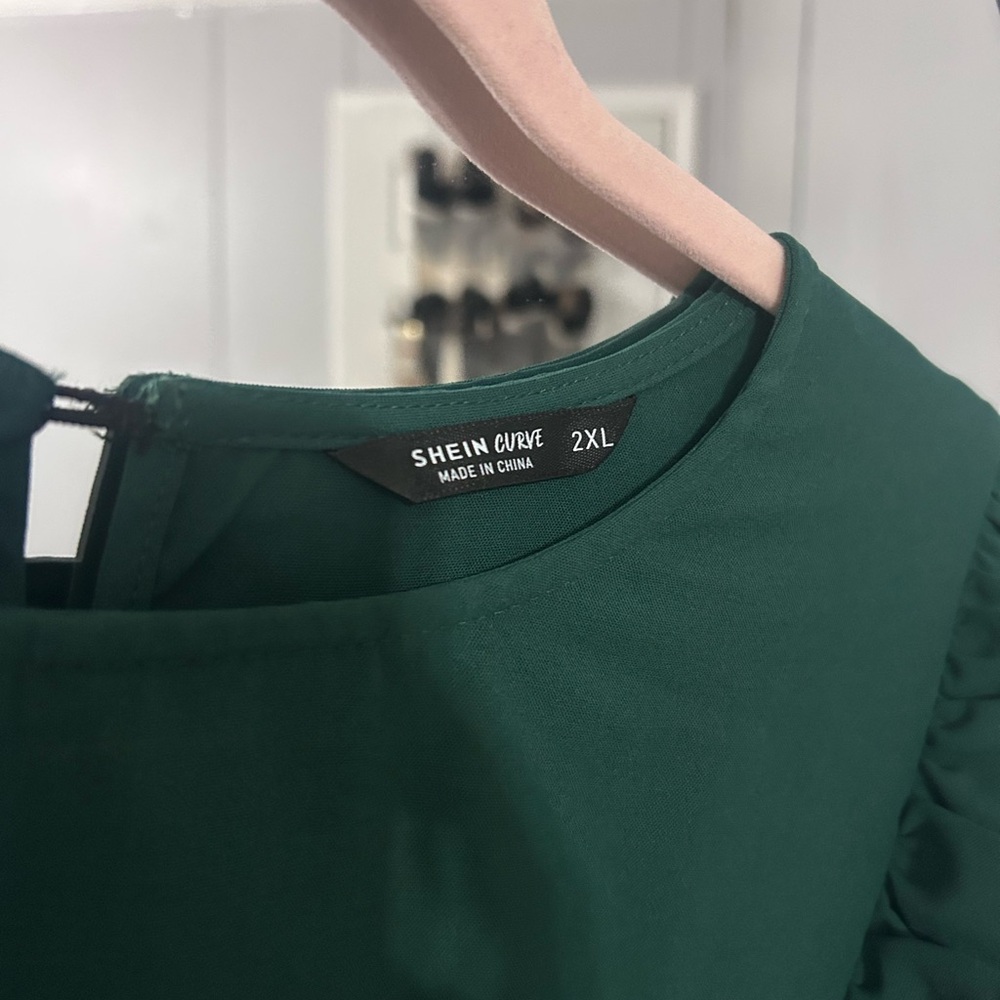 Elegant Green Ruffle Dress - Picture 6 of 9